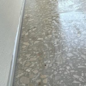 Wie schleift man Terrazzo?